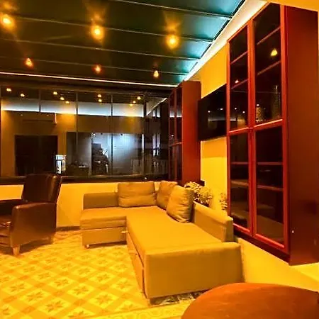 The House Company 4*