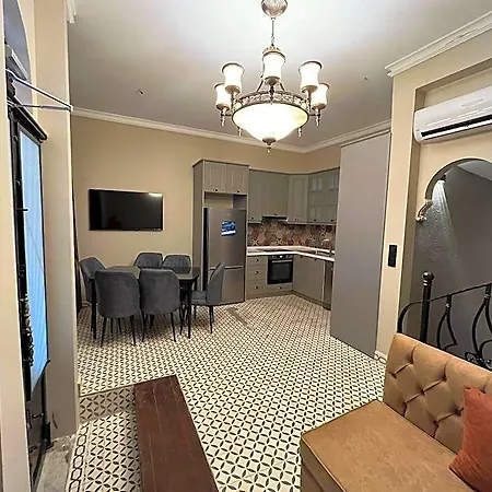 Ξενοδοχείο The House Company 4*