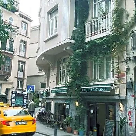 Ξενοδοχείο The House Company 4*
