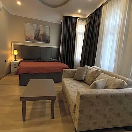 Hotel The House Company